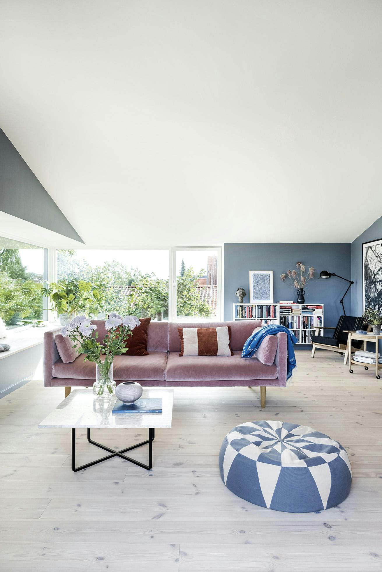 camillasmolfehusetbom220302 Stue rosa sofa
